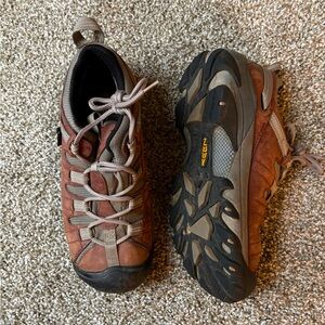 Keen waterproof hiking shoes